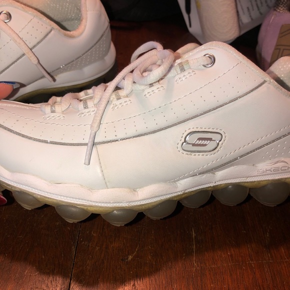 Skechers Woman’s Skech Air Sneakers Athletic Shoes Sz 10US White /Knobby Bottoms - Picture 3 of 6